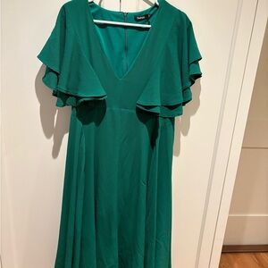 Boohoo Green Ruffled Maxi Dress V-Neck Flutter Sleeves